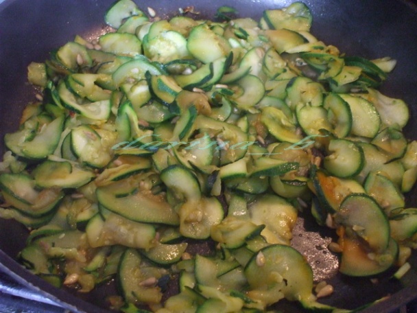 Hlivovo-cuketová zmes na cestoviny - obrázok 3