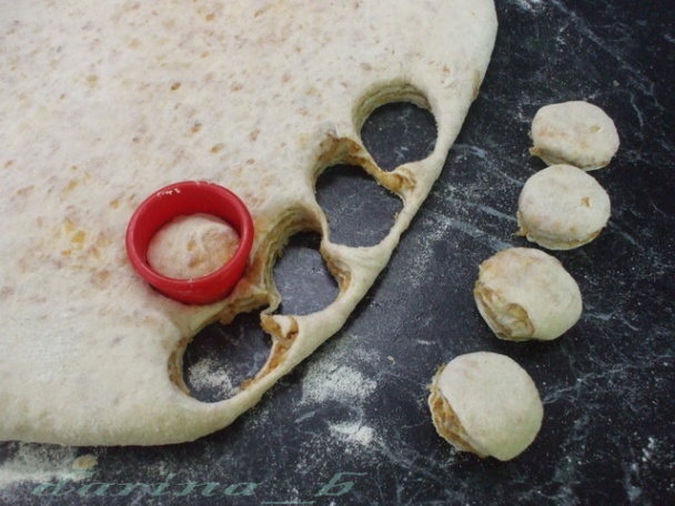 Oškvarkové pagáče s kváskom (fotorecept) - obrázok 7