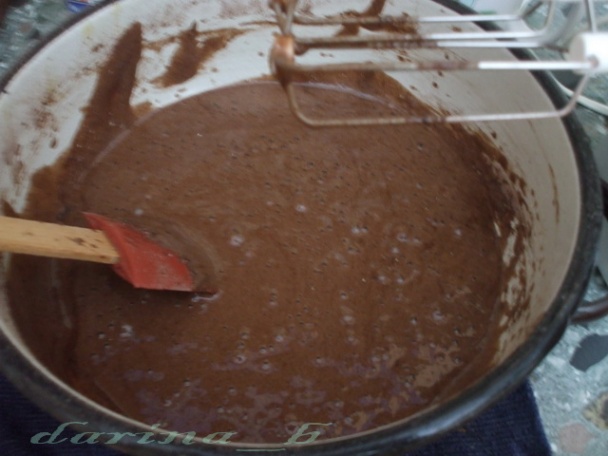 Kakaovo-orechová torta s mascarpone a ovocím (fotorecept) - obrázok 2
