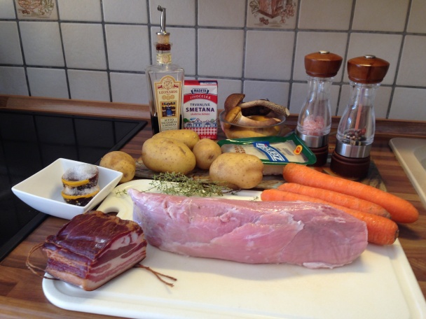 Teľacia špička s omáčkou z kozákov a michaliek podávaná so zemiakovo-mrkvovým pyré (fotorecept) - obrázok 1