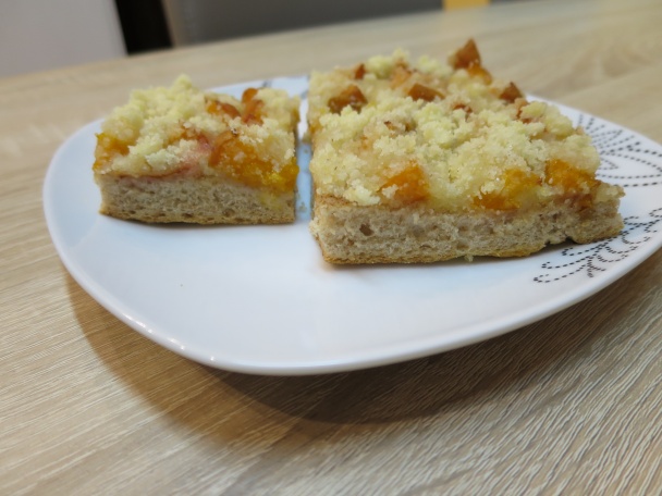 Marhuľový posúch zo špaldovej múky s posýpkou - obrázok 2