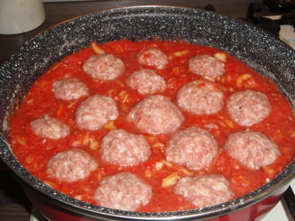 Mleté mäso zapečené s paradajkami, cuketou a so syrom (fotorecept)  - obrázok 3