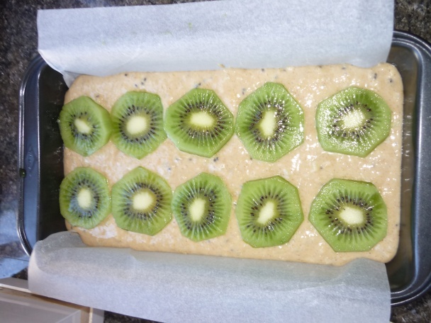 Kivovo-banánový chlieb (Kiwifruit & Banana bread) - obrázok 11