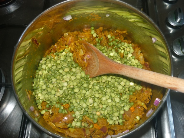 Hrachová polievka s jogurtom a koriandrom - obrázok 4