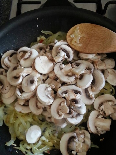 Hubovo-cibuľový slaný koláč (fotorecept) - obrázok 3