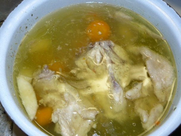 Kuracia polievka z odrezkov - obrázok 1