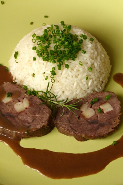 Hovädzí močing na bylinkách a červenom víne - obrázok 1