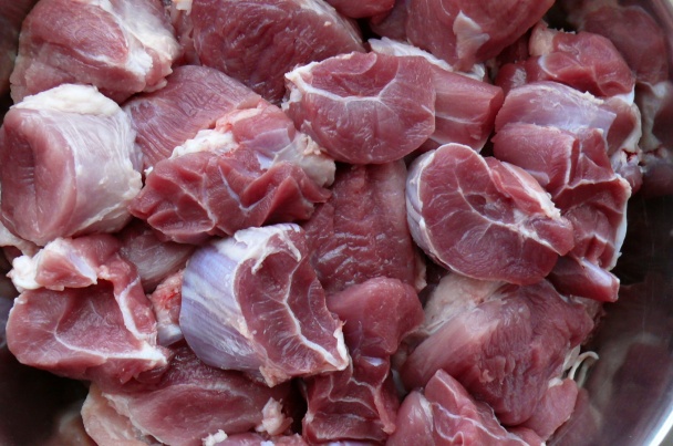 Guláš z bravčových kolienok - obrázok 2