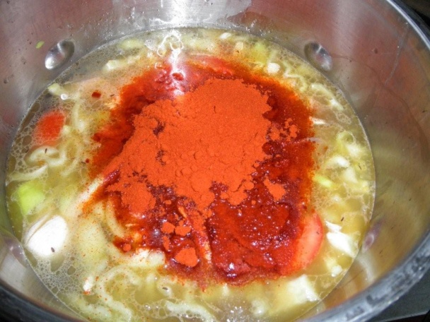 Dolnozemský paprikáš z kohúta - obrázok 3