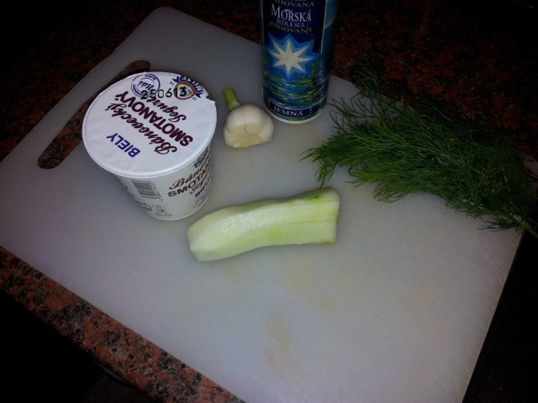 Arménsky steak, grilované ružiaky a tzatziky (fotorecept) - obrázok 7