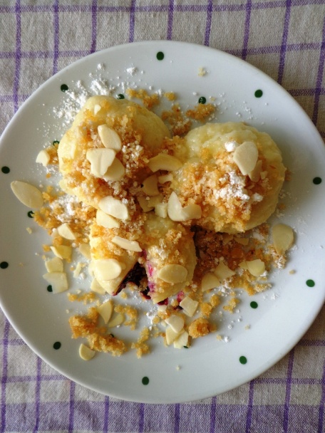 Tvarohové knedličky s čučoriedkami  - obrázok 3