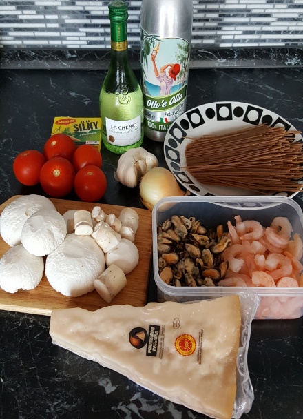 Špagety s morskými potvorkami a parmezánom (fotorecept) - obrázok 1