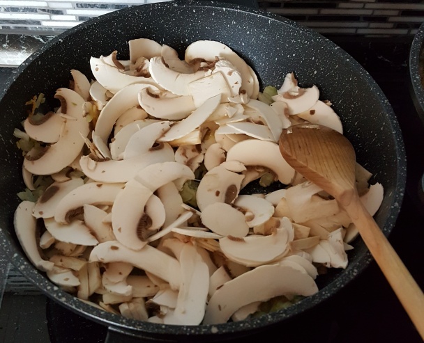 Špagety s morskými potvorkami a parmezánom (fotorecept) - obrázok 2