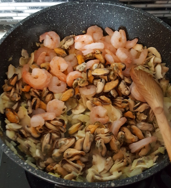 Špagety s morskými potvorkami a parmezánom (fotorecept) - obrázok 3