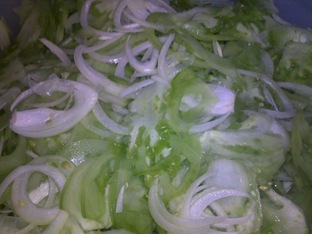 Šalát z nedozretých paradajok bez sterilizovania (fotorecept) - obrázok 4