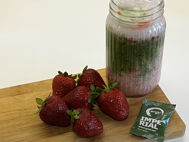 Dokonalé jahodové matcha latte - obrázok 5