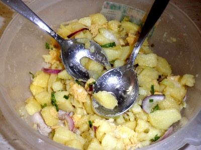 Zemiakový šalát s netradičným vajcom - obrázok 3