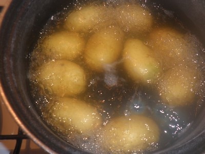 S niečim plnená zemiakova knedľa a ešte niečo (fotorecept) - obrázok 9