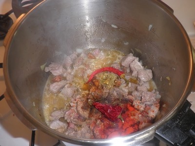 Kuchtový guláš  - obrázok 4