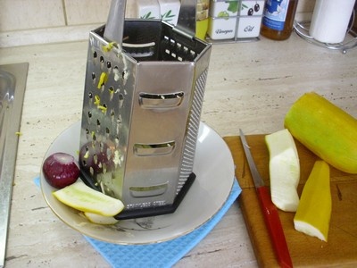 Syr v cuketovom lievanci alebo: ako sa syr spriatelil s cuketou (fotorecept) - obrázok 2