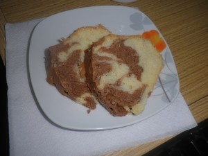 Dvojfarebná bábovka netradičnej farby (fotorecept) - obrázok 12