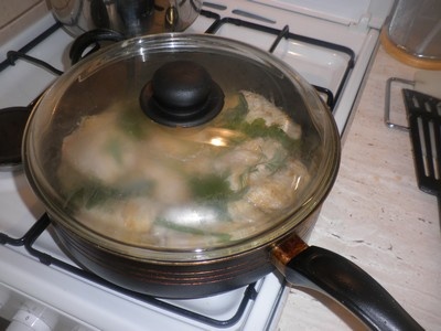 Plnené plátky bravčového karé s bylinkovo-vínovovou omáčkou (fotorecept) - obrázok 5