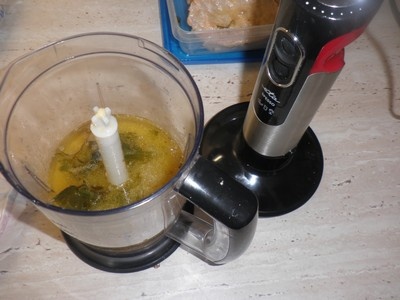 Plnené plátky bravčového karé s bylinkovo-vínovovou omáčkou (fotorecept) - obrázok 6