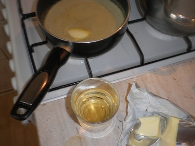 Plnené plátky bravčového karé s bylinkovo-vínovovou omáčkou (fotorecept) - obrázok 7