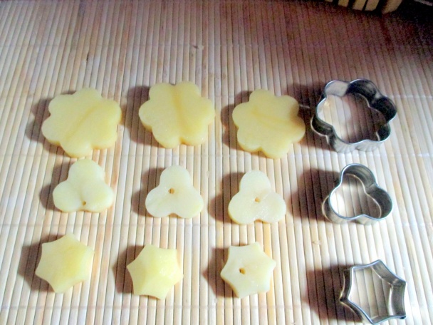 Zemiakové kvetinky s oblohou a tatárskou omáčkou ( fotorecept) - obrázok 4