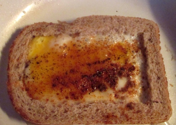 Volské oko zapečené v krajci chleba (fotorecept) - obrázok 4