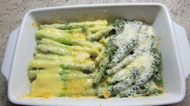 Zelená špargľa pod syrovou perinkou  - obrázok 4