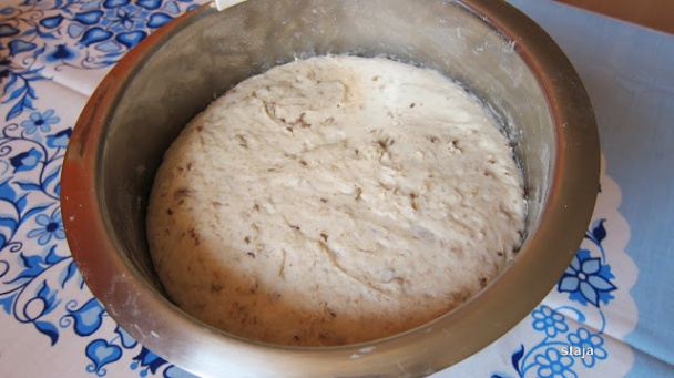 Kváskový chlieb pšenično - ražný s celozrnnou múkou (fotorecept) - obrázok 2