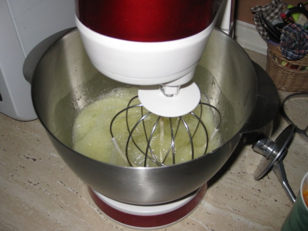 Orechová torta s parížskym krémom - pečenie a plnenie časť 1. - obrázok 1