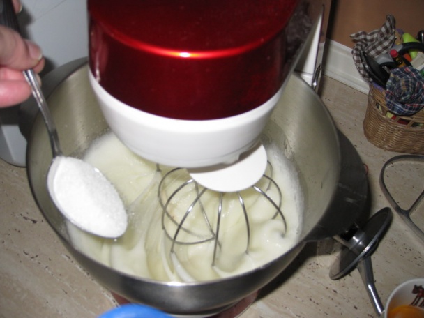 Orechová torta s parížskym krémom - pečenie a plnenie časť 1. - obrázok 2