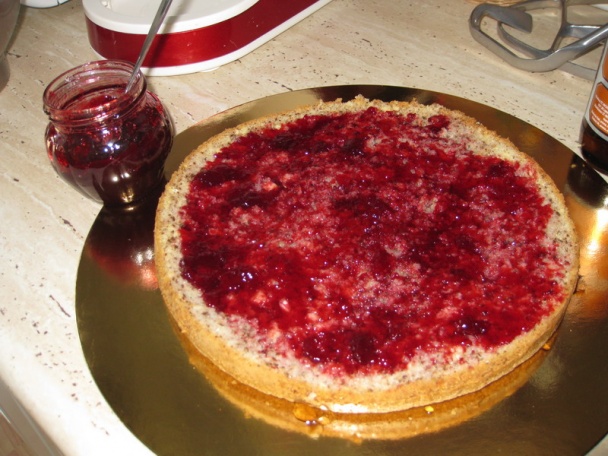 Orechová torta s parížskym krémom - pečenie a plnenie časť 1. - obrázok 11