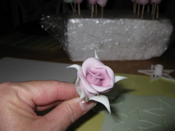 Kakaová torta a postup na ružičky - obrázok 18