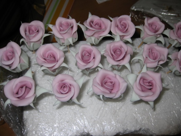 Kakaová torta a postup na ružičky - obrázok 19