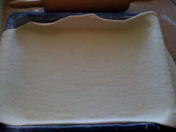 Domáca pizza so syrovými okrajmi - obrázok 1