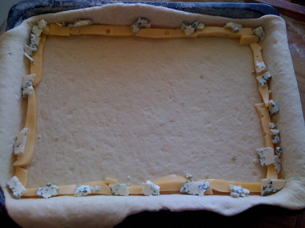 Domáca pizza so syrovými okrajmi - obrázok 2