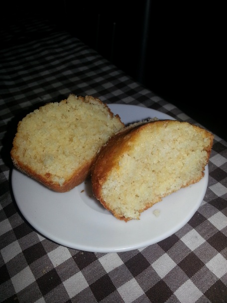 Muffiny s čokoladovým prekvapením a kokosové muffiny - obrázok 3