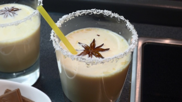 Koktail »Med a Baileys« - obrázok 3