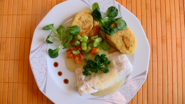 Zavinuté knedlíky, zubáč na prírodno s horčicovou omáčkou (fotorecept) - obrázok 8