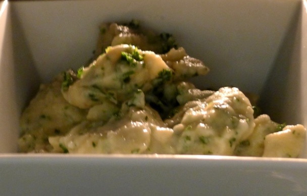 Pečené kuracie stehná v medovej šťave s petržlenovými knedličkami - obrázok 4