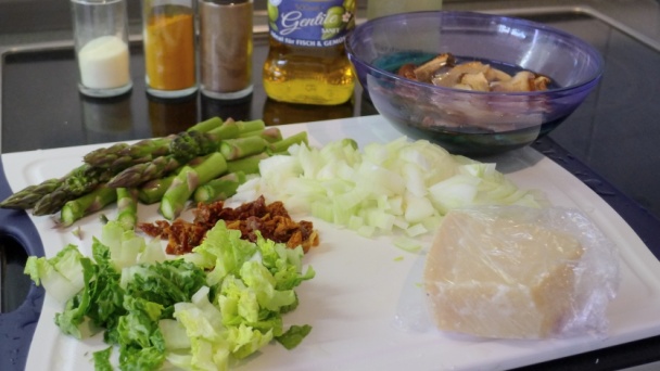 Ryža s hubami, špargľou a sušenými paradajkami (fotorecept) - obrázok 1