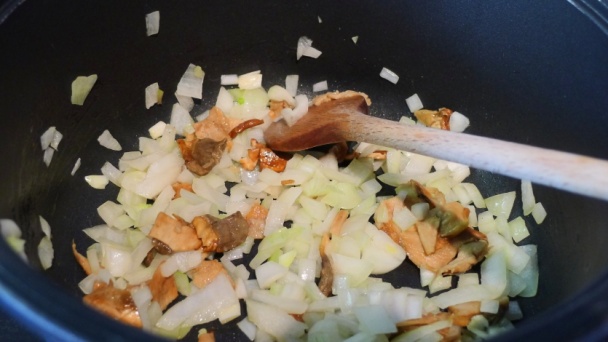 Ryža s hubami, špargľou a sušenými paradajkami (fotorecept) - obrázok 3