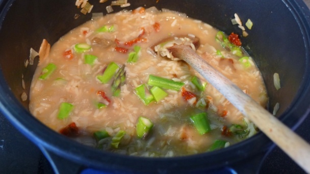 Ryža s hubami, špargľou a sušenými paradajkami (fotorecept) - obrázok 5