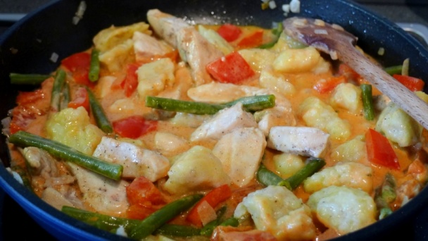 Zemiakové knedličky s kuracím mäsom (fotorecept) - obrázok 15