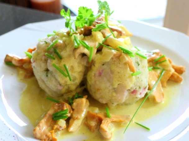 Zemiakové knedlíky s krémovou omáčkou a kuriatkami (fotorecept) - obrázok 9