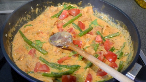 Cestoviny s kuriatkami, fazuľkami a paradajkami (fotorecept) - obrázok 5