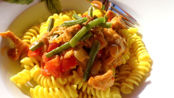 Cestoviny s kuriatkami, fazuľkami a paradajkami (fotorecept) - obrázok 6